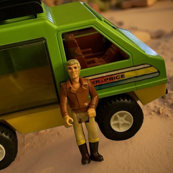 Vintage 1977 Fisher-Price Adventure People Daredevil Sports Van & Driver - Picture 3 of 11